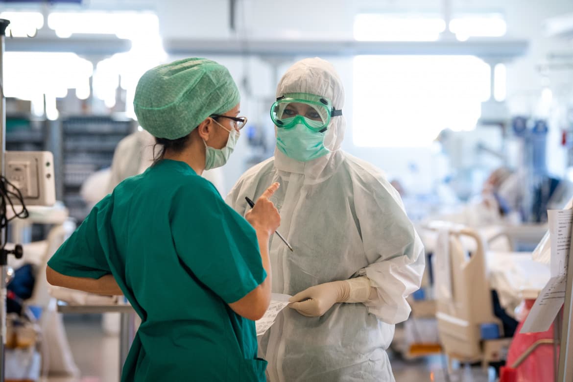 Janitors on strike: Italian hospital workers have gone without contracts for years