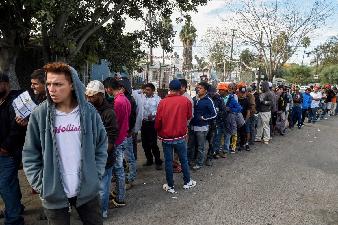 As migrants reach Tijuana, the caravan movement divides Mexicans