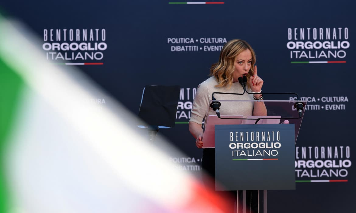 Meloni covers for the neo-fascists discovered in her party’s ranks
