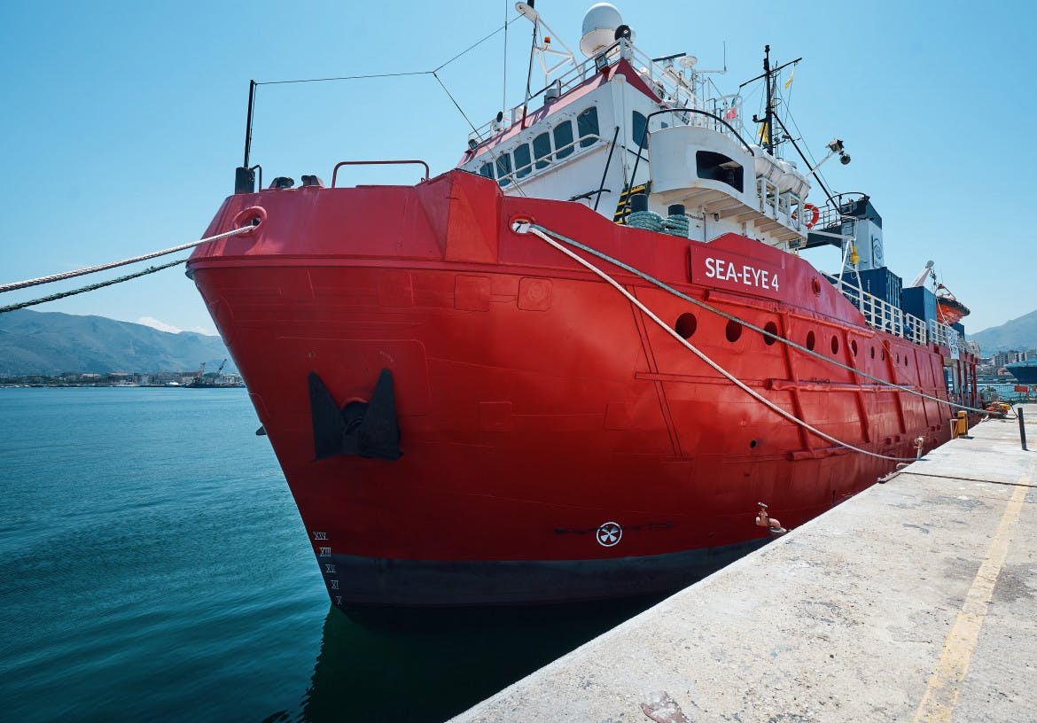 German coast guard declares the Sea-Eye a safe vessel, rejecting Italian claims