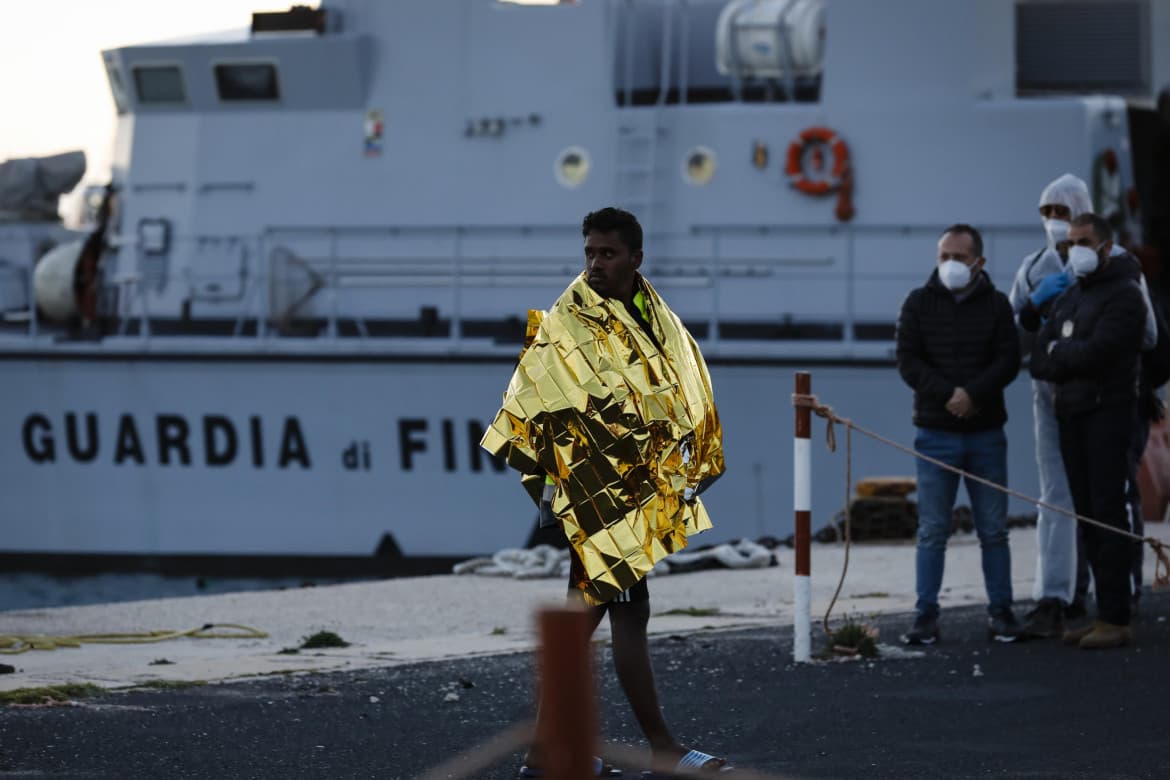 30 people died in another shipwreck on the high seas, coordinated by Italy