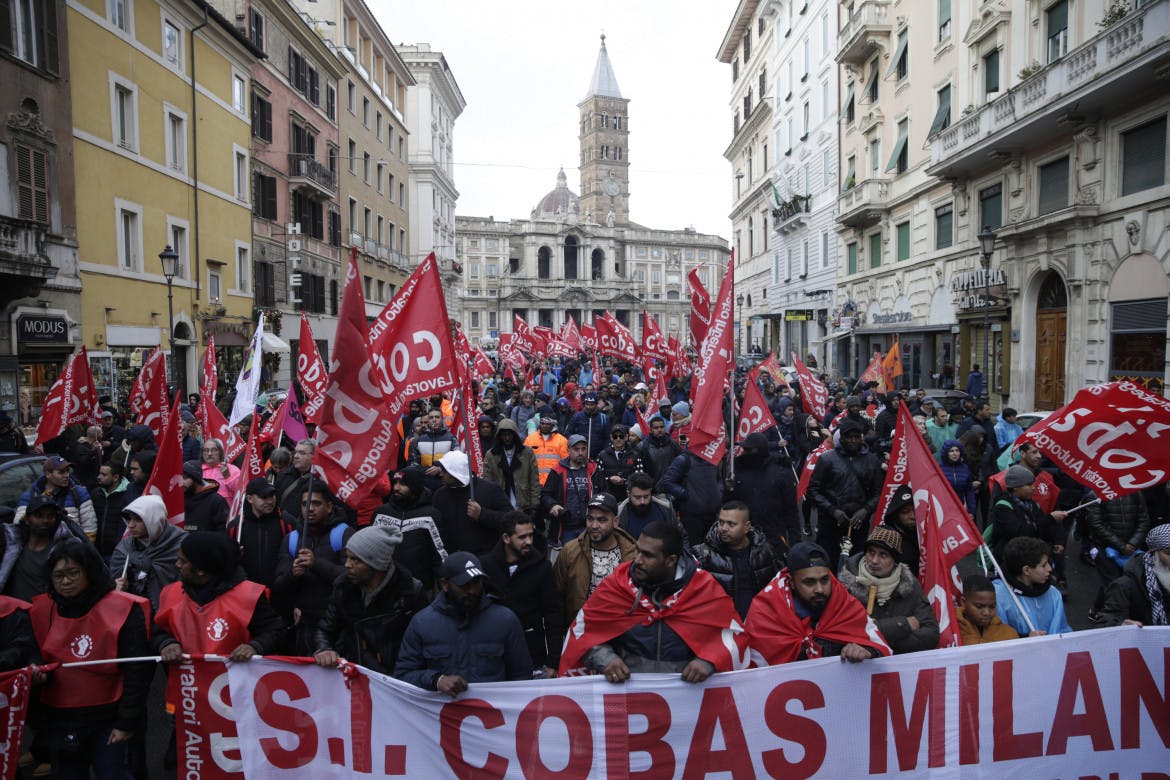 Rome marches against Meloni, inflation and war: ‘Lower Arms, Raise Wages’