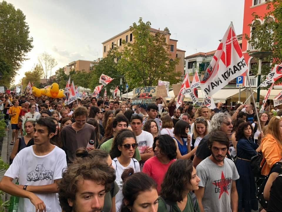 The echo of Venice, a cry of rage between land and sea