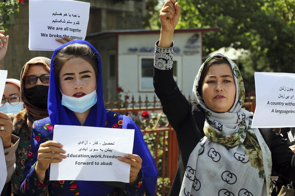 Taliban, still without a government, crush women’s protest with bloody repression