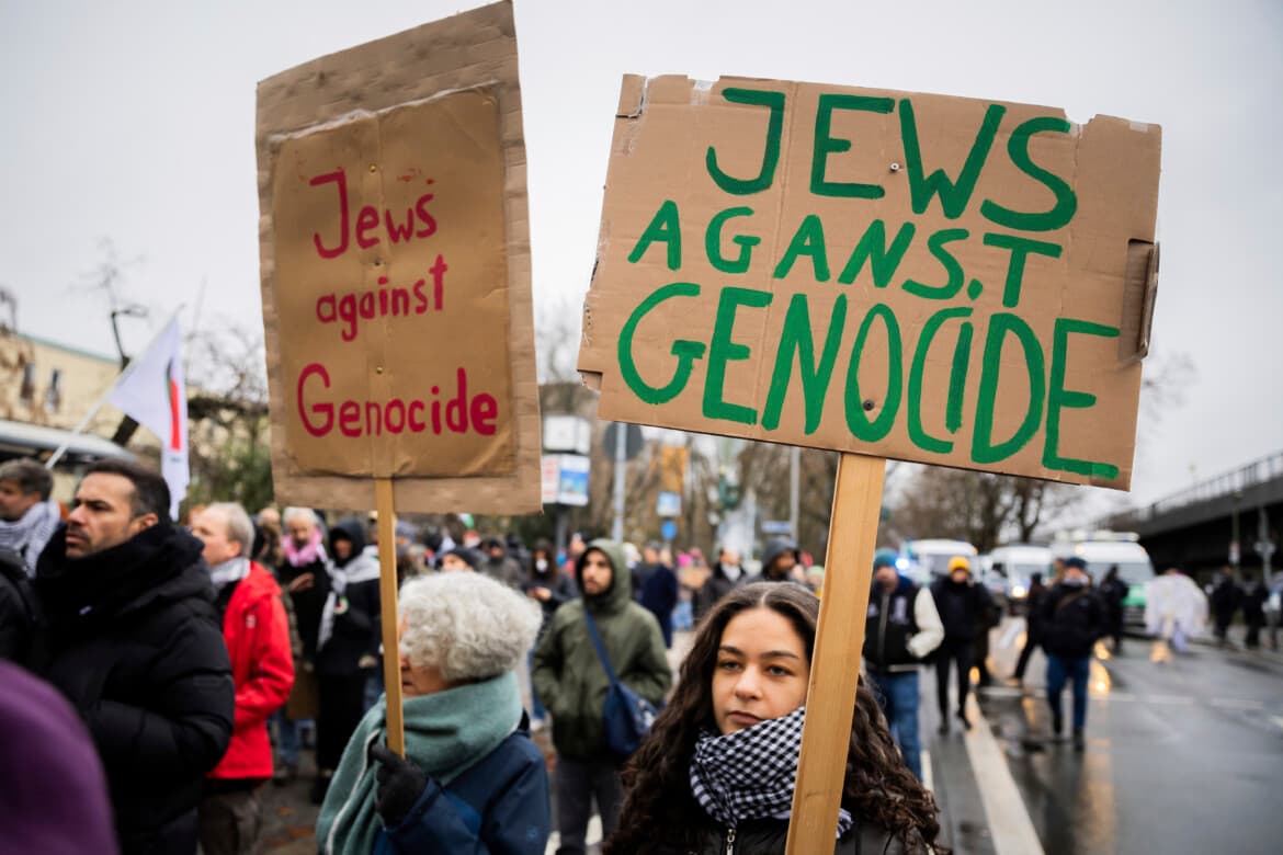 Berlin labels Jews for peace group as ‘extremist’