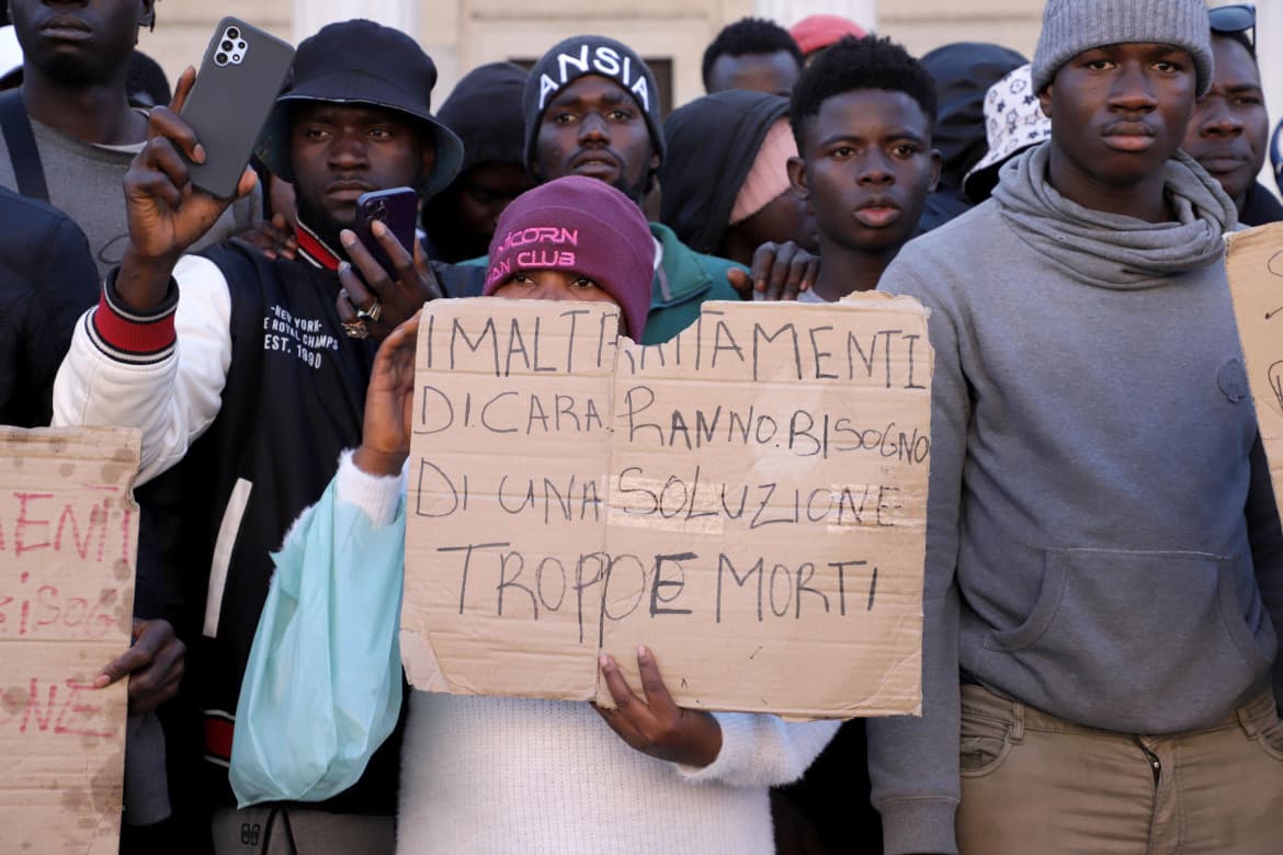 People under international protection are living on the streets in Bari