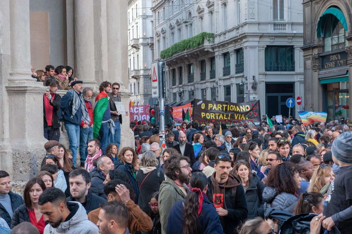 April 25: Over 100,000 march against fascism in Europe