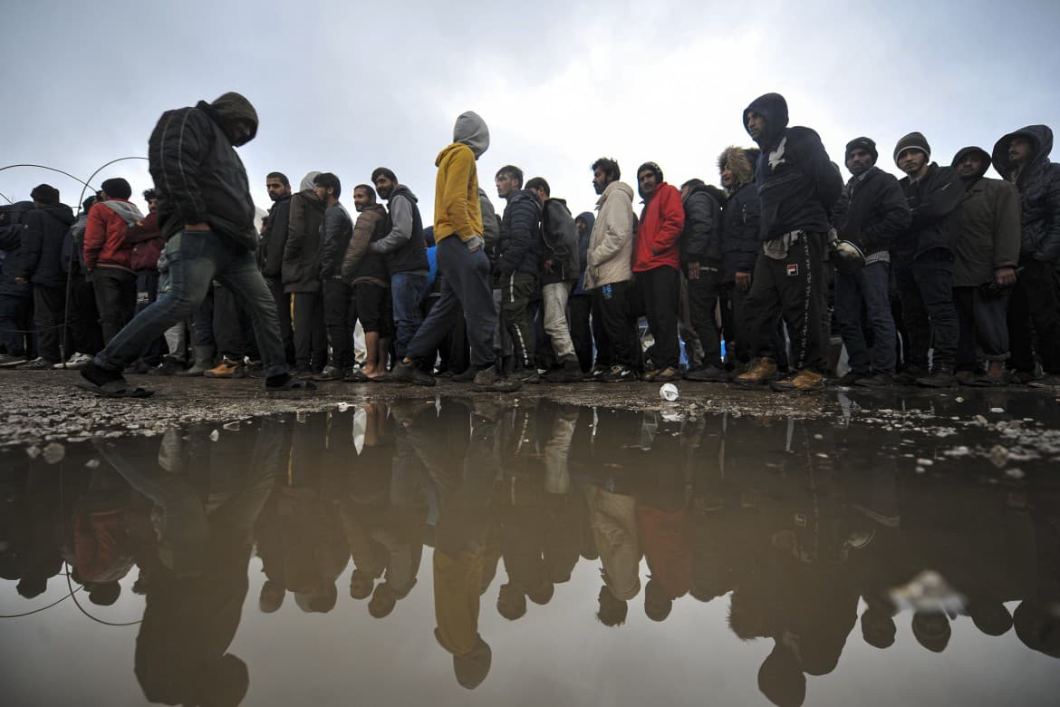 image of bosnian refugee camp