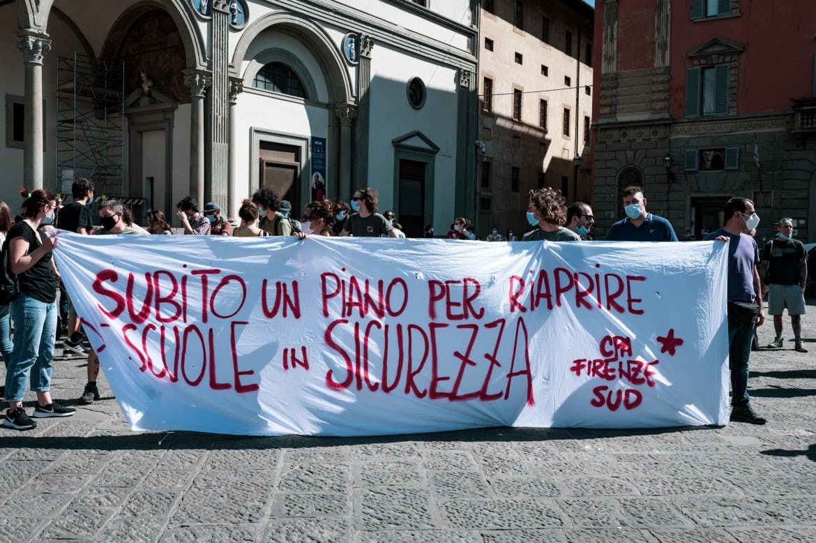 ‘Priority for Schools’ demonstrations fill Italian streets, from north to south