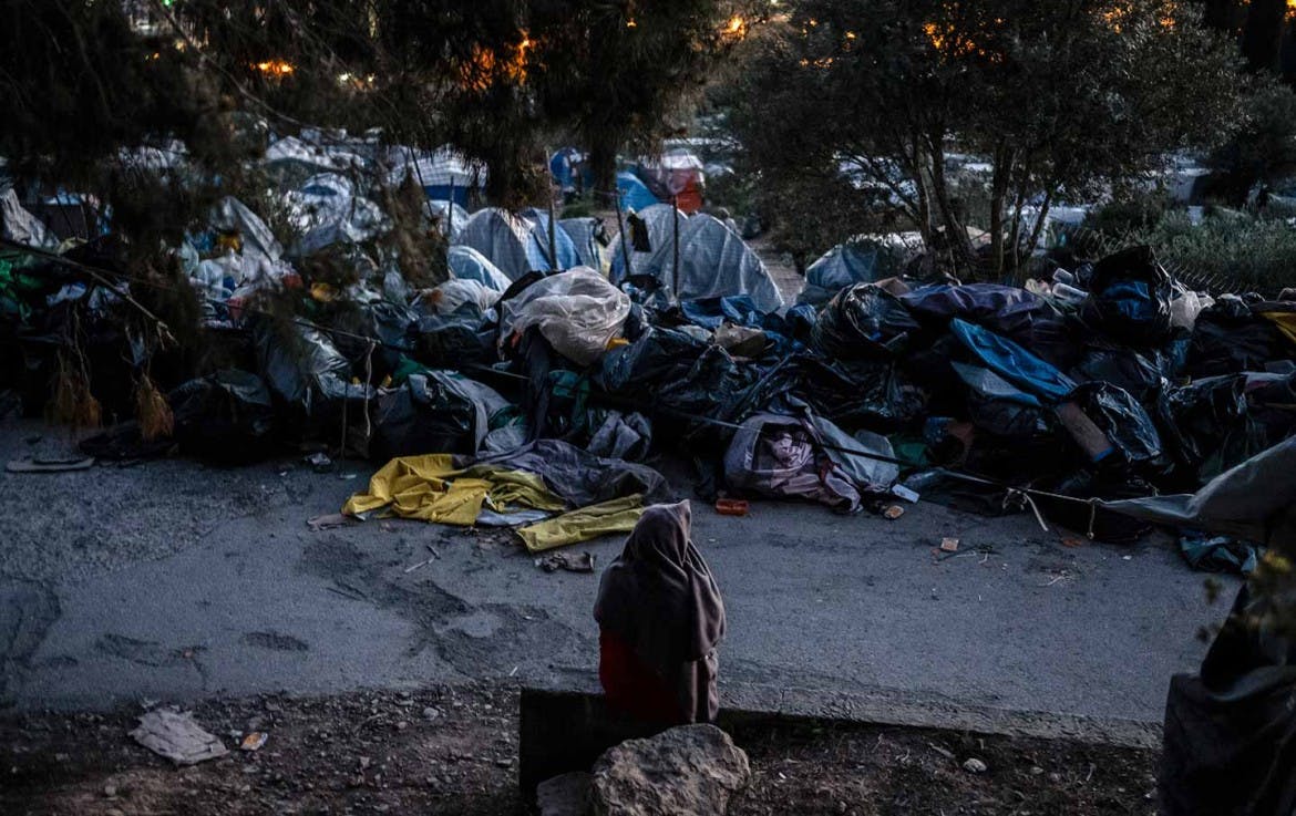 image of refugees in greece