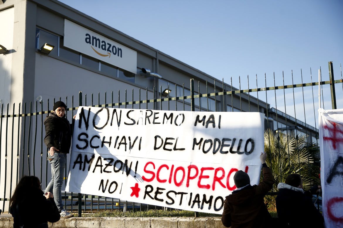 Italian unions call for a Black Friday strike against Amazon