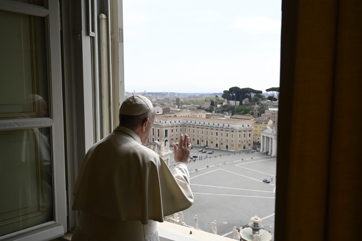 Pope Francis: dignify workers with a ‘universal basic wage’