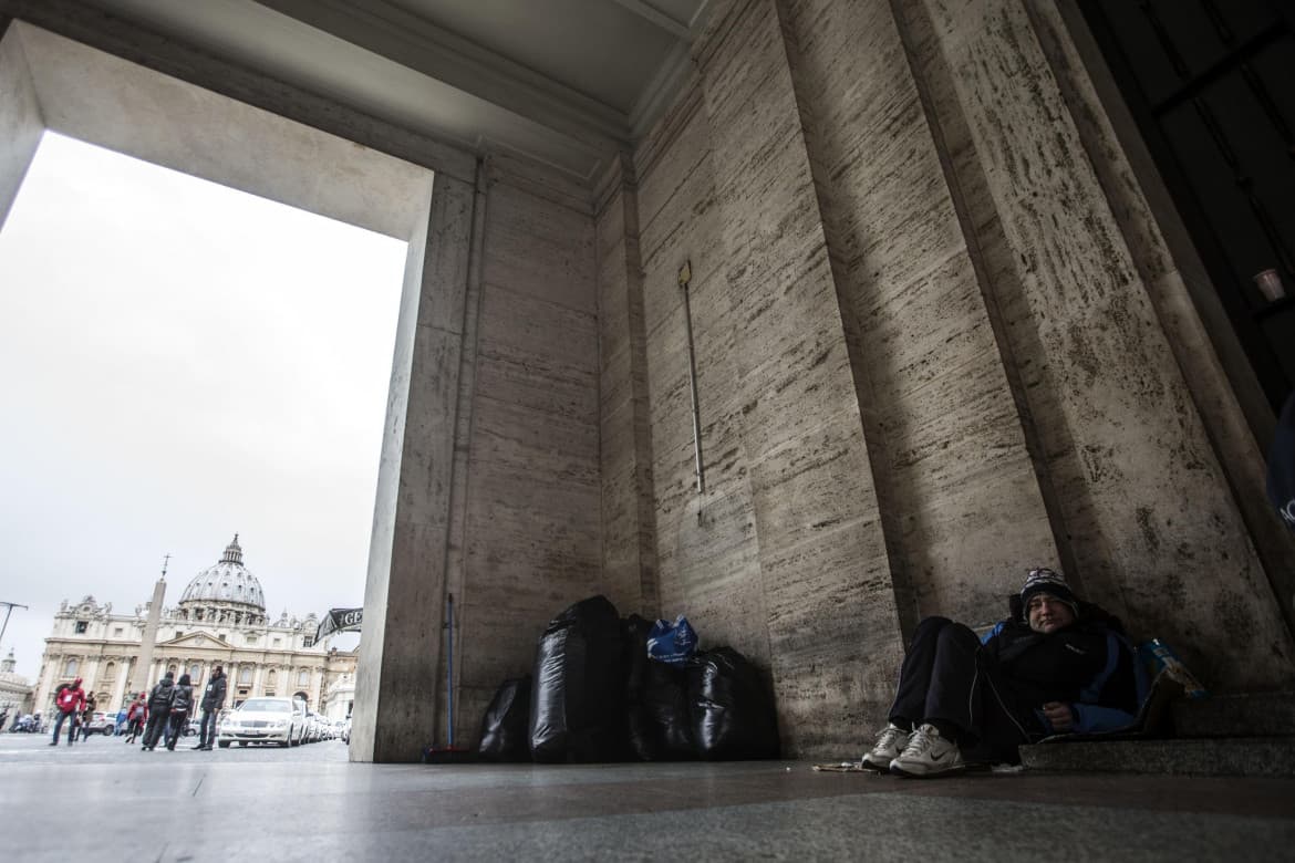 Removing homeless families, Rome sweeps its poverty problem aside