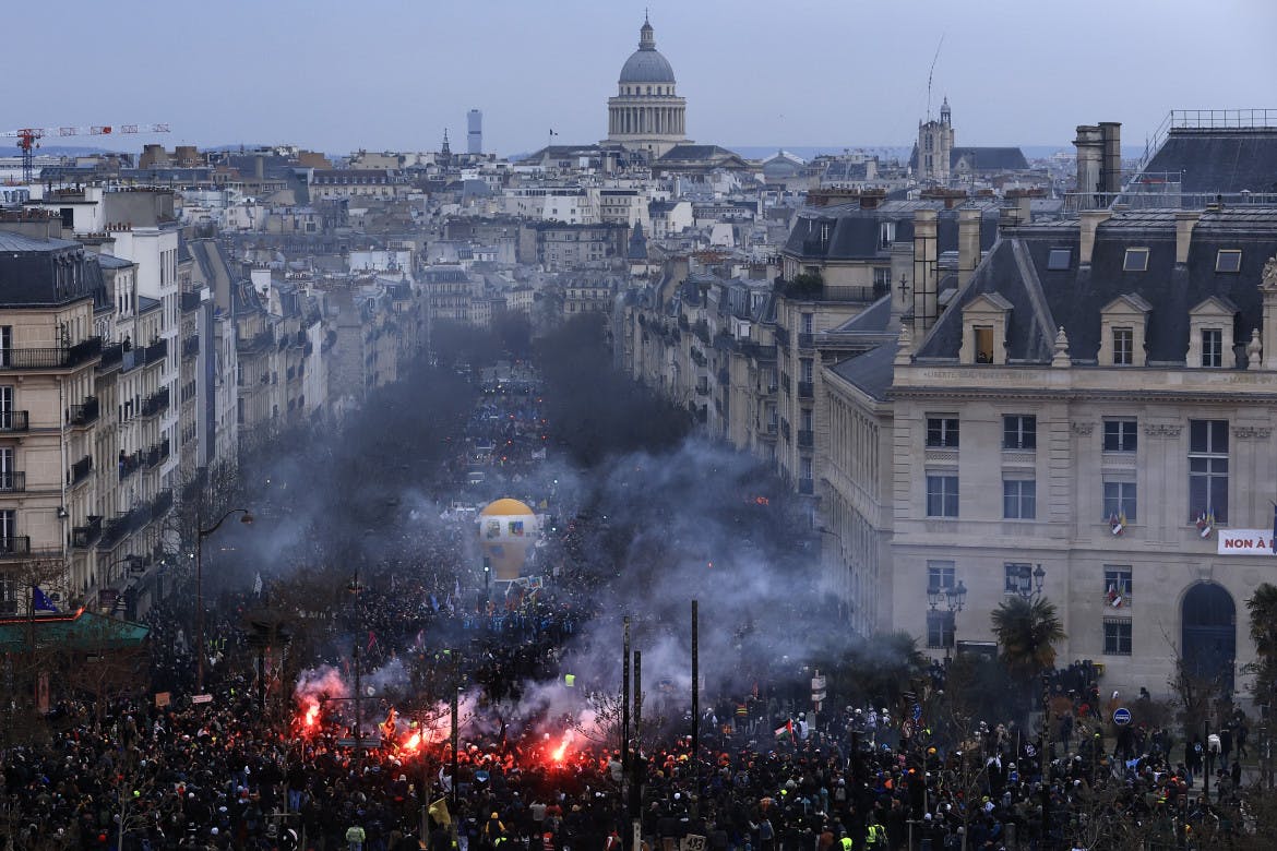 France brought to a standstill from a ‘historic mobilization’