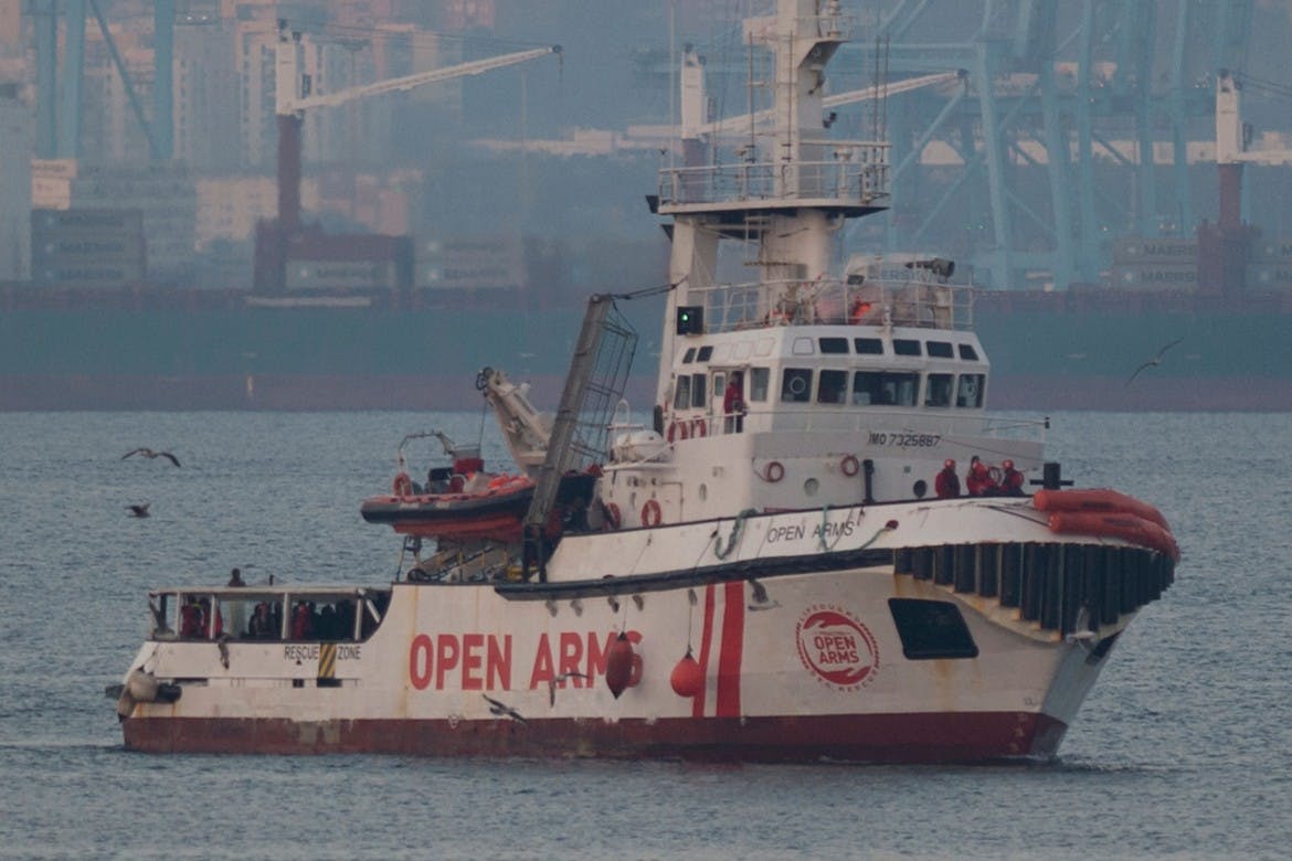Open Arms gets go-ahead from Madrid, but barred from rescue missions