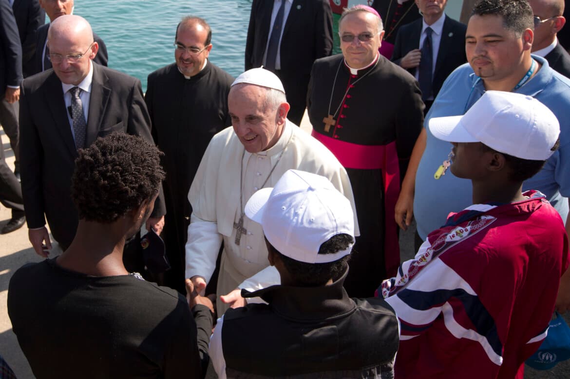 Archbishop of Ferrara: Francis rejected ‘a political culture that glorified walls’