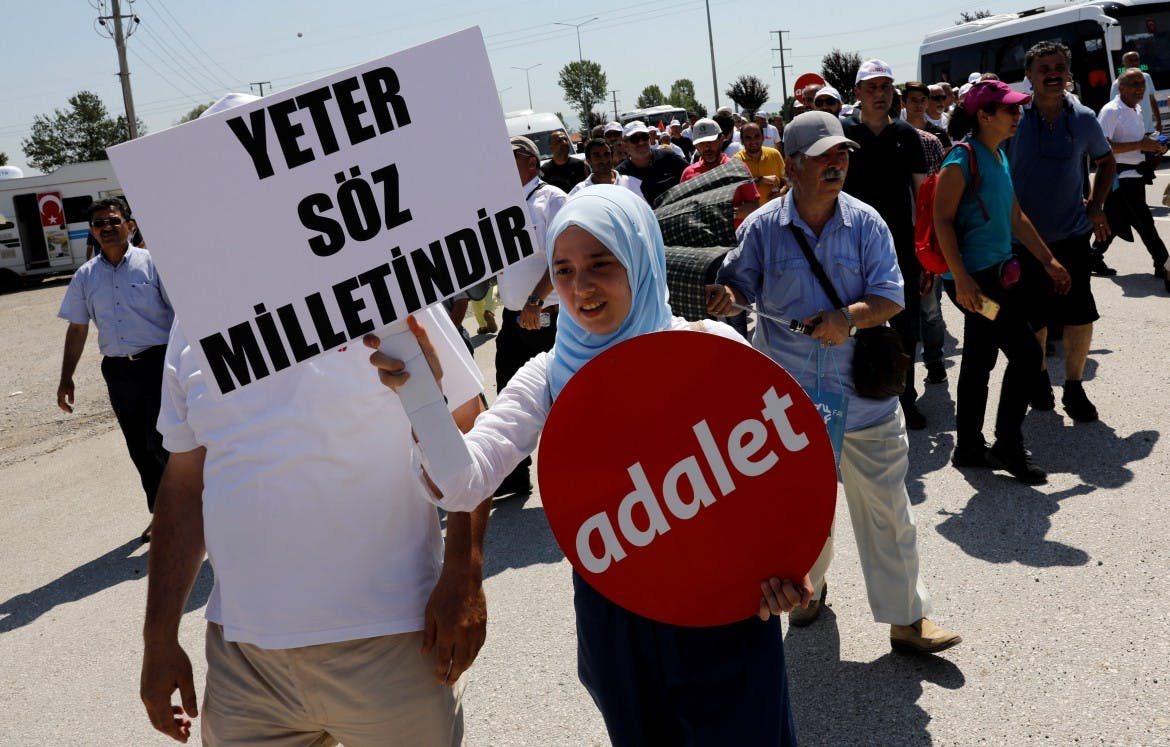 Turkey, 480 km on foot to seek justice