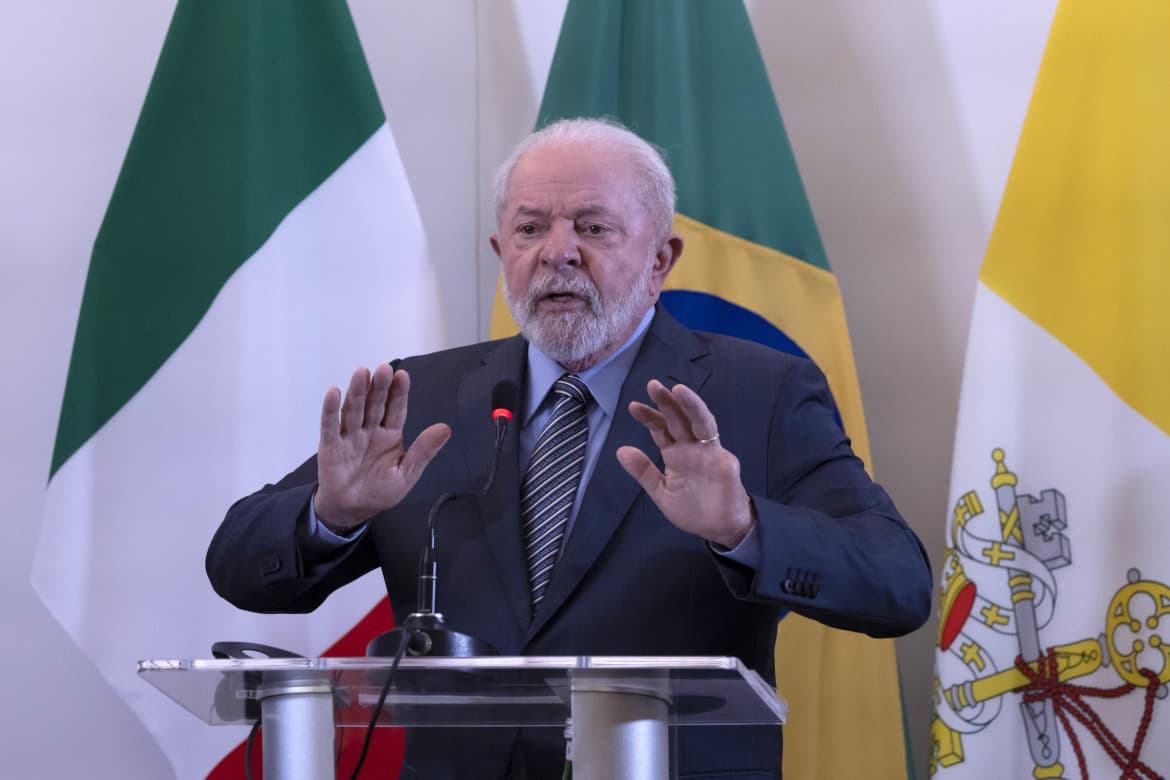 On war, Assange, refugees and climate, Lula is outraged