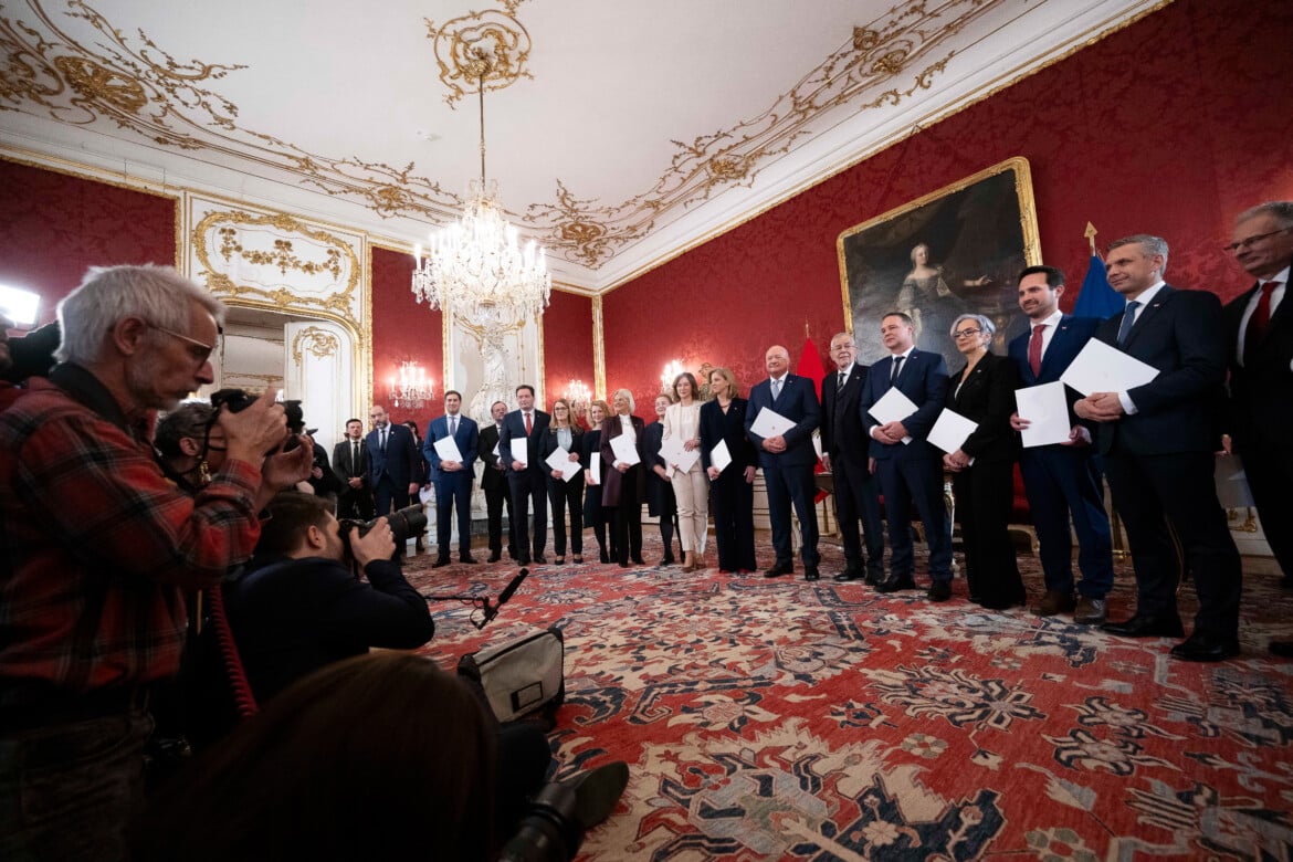 Austria sighs relief as the left joins the government (and the FPOe stays out)