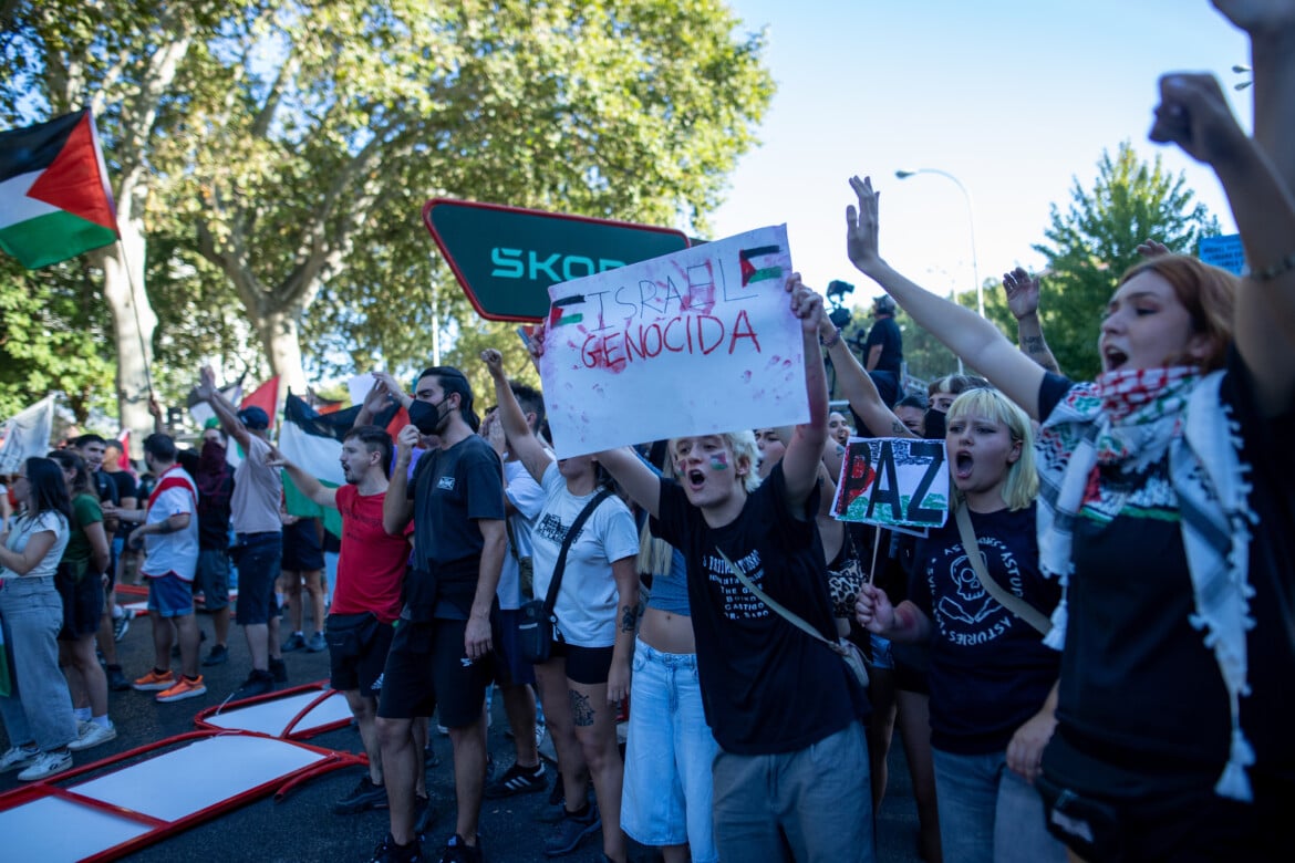 Sánchez stands with civil society against Israel’s genocide