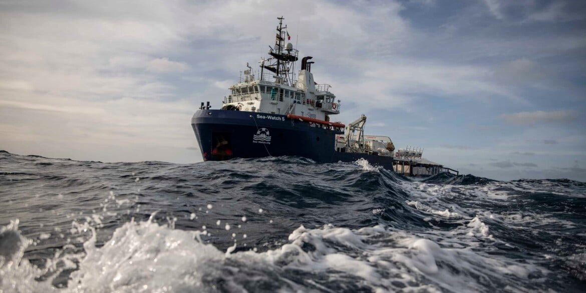 Sea Watch saved 90 people; the Libyan ‘Coast Guard’ shot at them