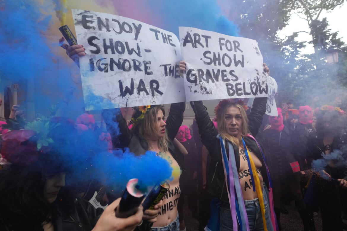 Pussy Riot besieged the Russian pavilion at Biennale