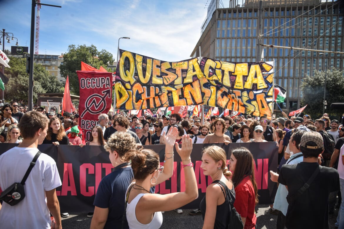 Milan turns Leoncavallo from doomed squat to symbol of resistance