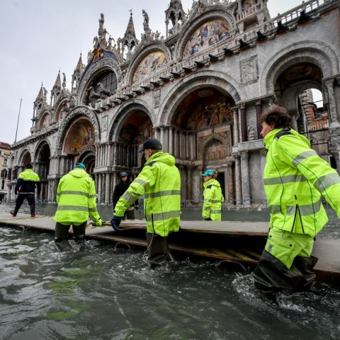 image of floods in venice
