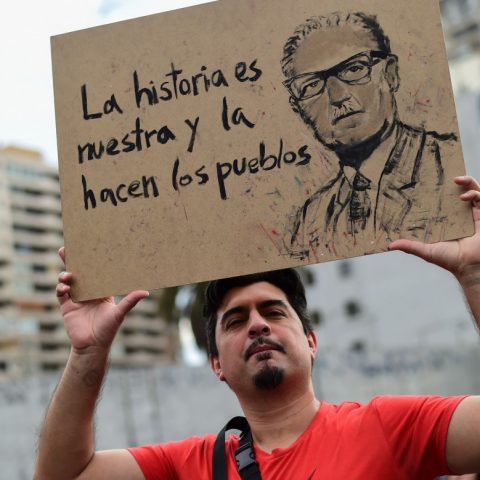 image of a chilean protester